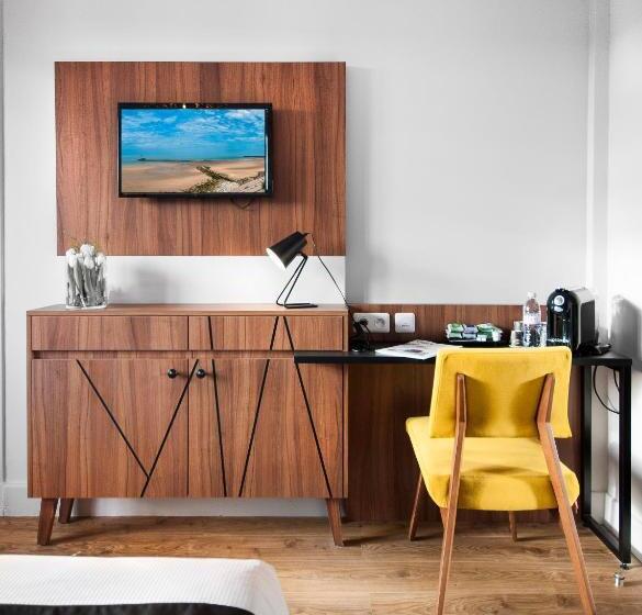 Номер Стандарт, Hôtel Métropole