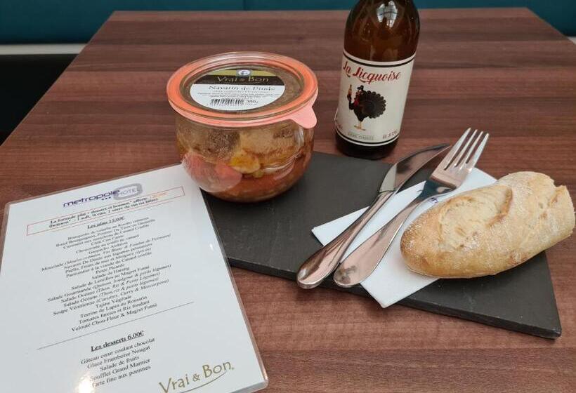 Номер Стандарт, Hôtel Métropole