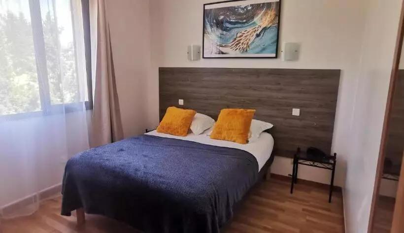 Standard Room, Le Mas Des Amandiers