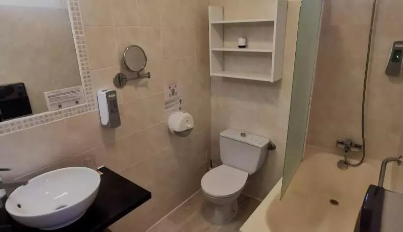 Standard Quadruple Room, Le Mas Des Amandiers