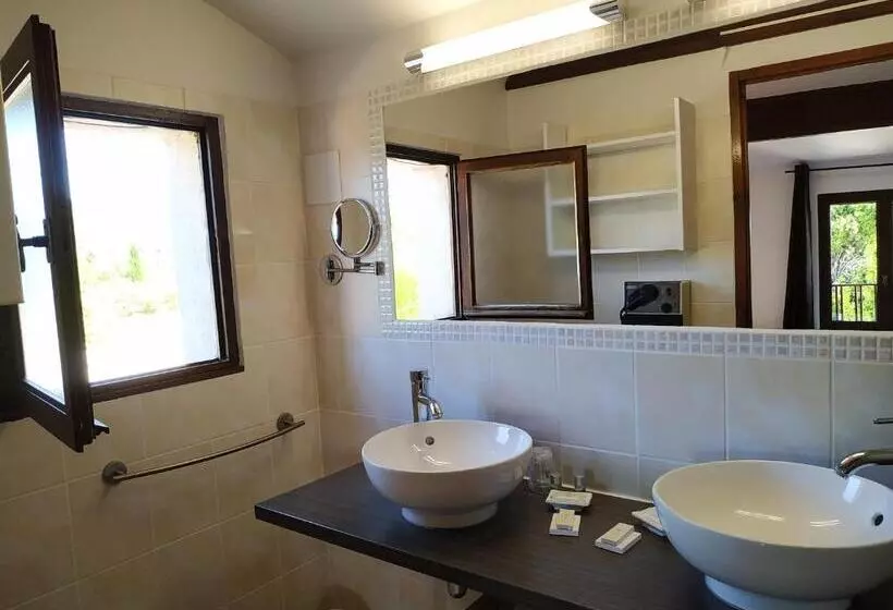Family Room, Le Mas Des Amandiers