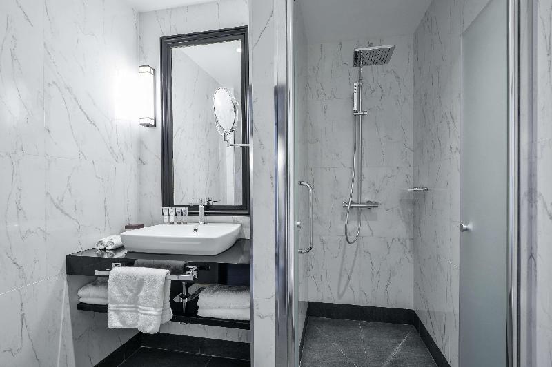 اتاق پرمیوم, Maison Astor Paris, Curio Collection By Hilton
