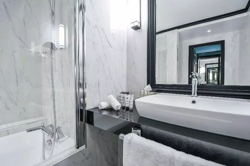 اتاق لوکس, Maison Astor Paris, Curio Collection By Hilton