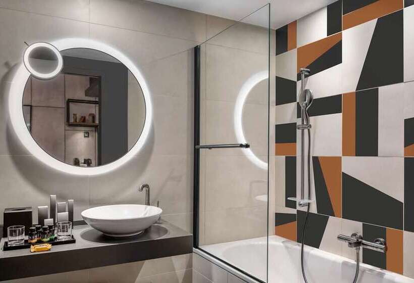 اتاق پرمیوم, Maison Astor Paris, Curio Collection By Hilton
