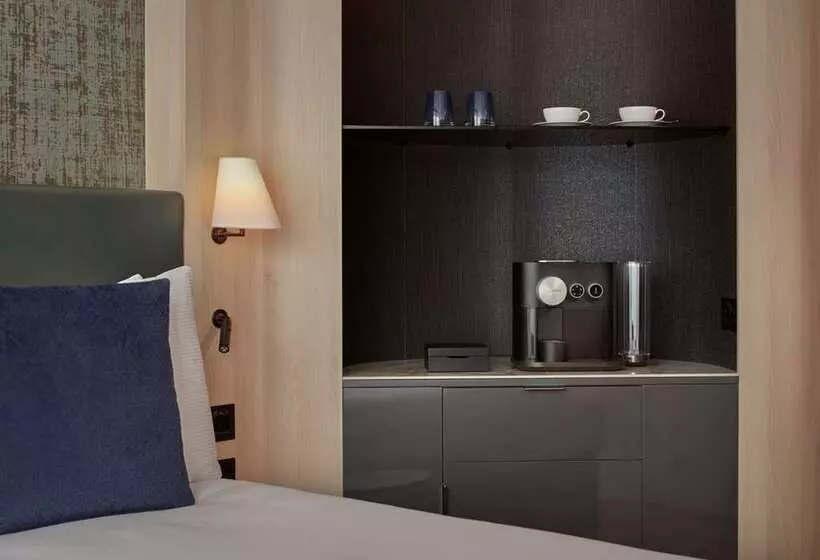 اتاق پرمیوم, Maison Astor Paris, Curio Collection By Hilton