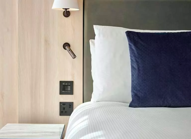 اتاق پرمیوم, Maison Astor Paris, Curio Collection By Hilton