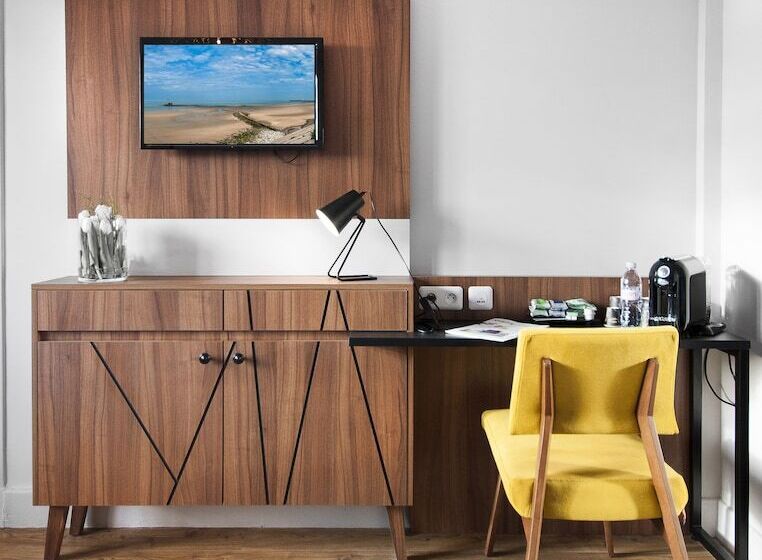 Номер Стандарт, Hôtel Métropole