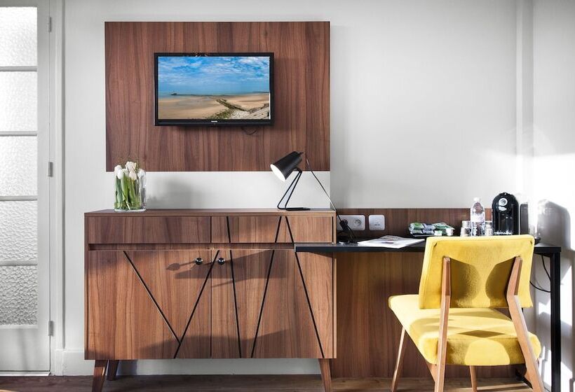 Номер Стандарт, Hôtel Métropole