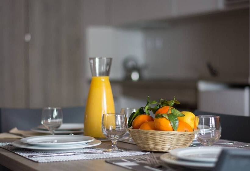 استوديو أساسي, Sowell Residences New Chastillon