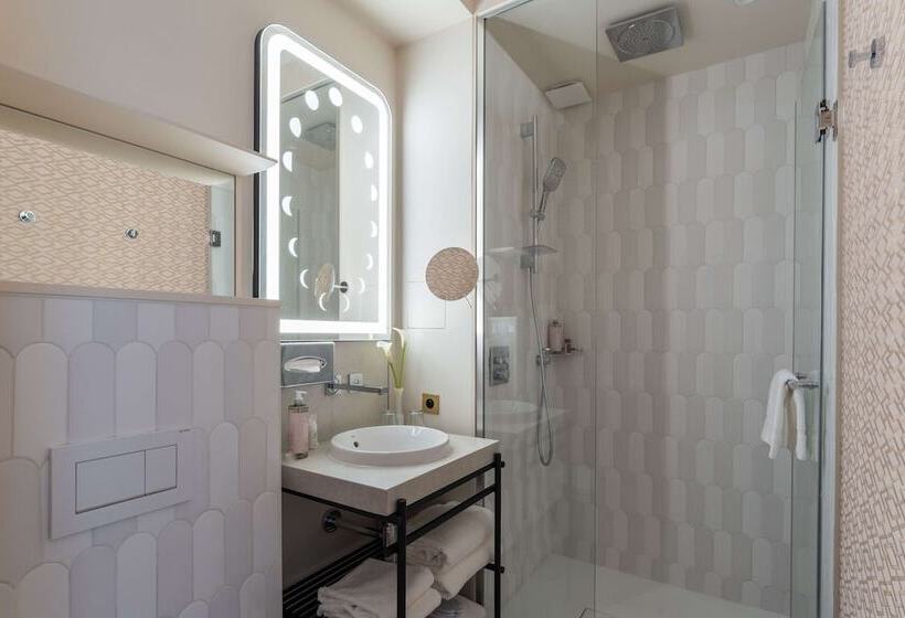 スーペリアールーム, Astra Opera   Astotel