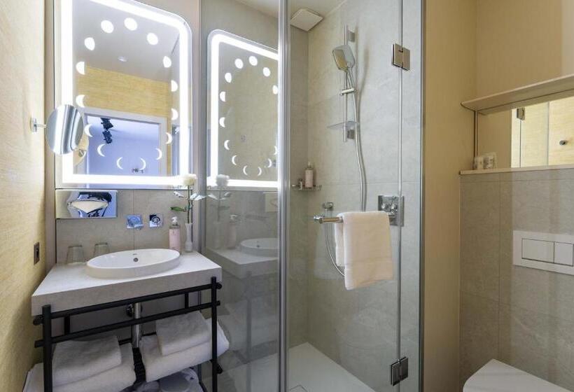 ファミリールーム, Astra Opera   Astotel