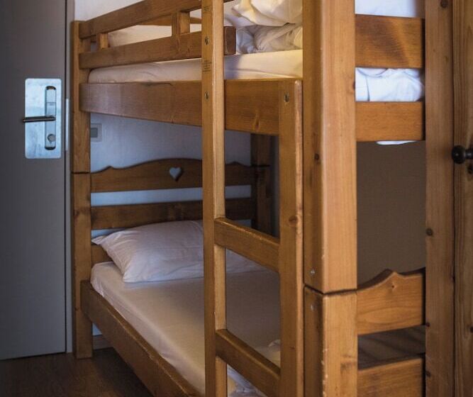 חדר משפחתי, Alpen Roc