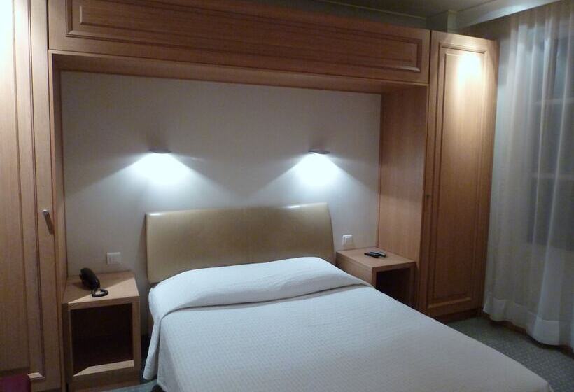 コンフォートルーム, Du Vieux Marais