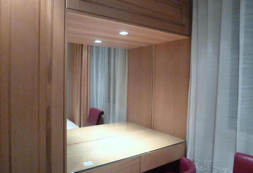 スタンダードルーム, Du Vieux Marais