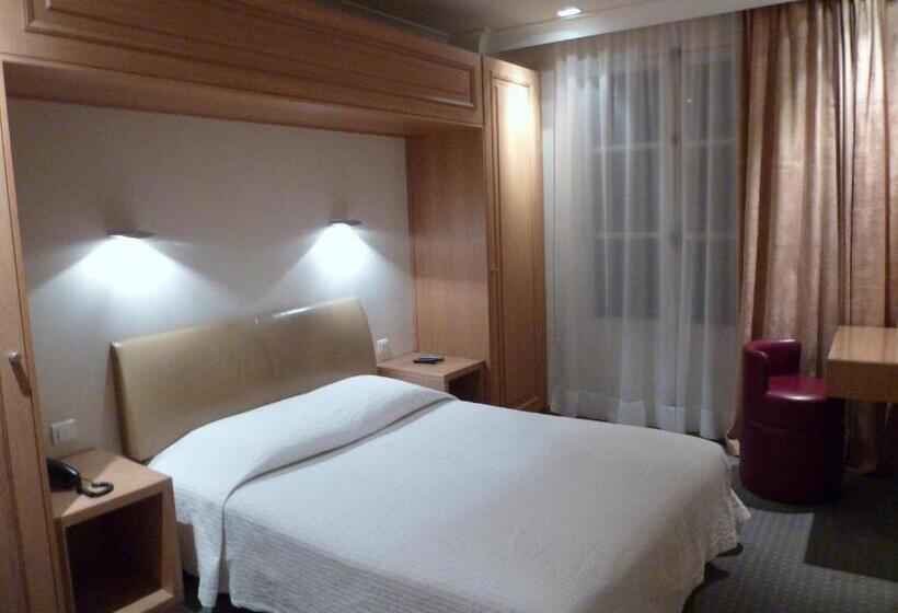 コンフォートルーム, Du Vieux Marais