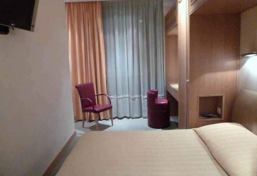 スタンダードルーム, Du Vieux Marais