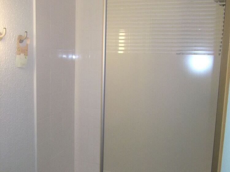 اتاق استاندارد سه نفره, Ibis Budget Besançon Centre Gare