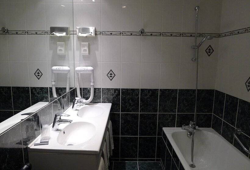 四人标准间, La Residence