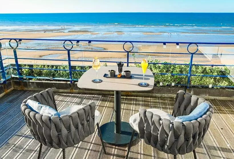 Chambre Deluxe Vue Mer, Le Grand Hotel De Cabourg Mgallery Collection