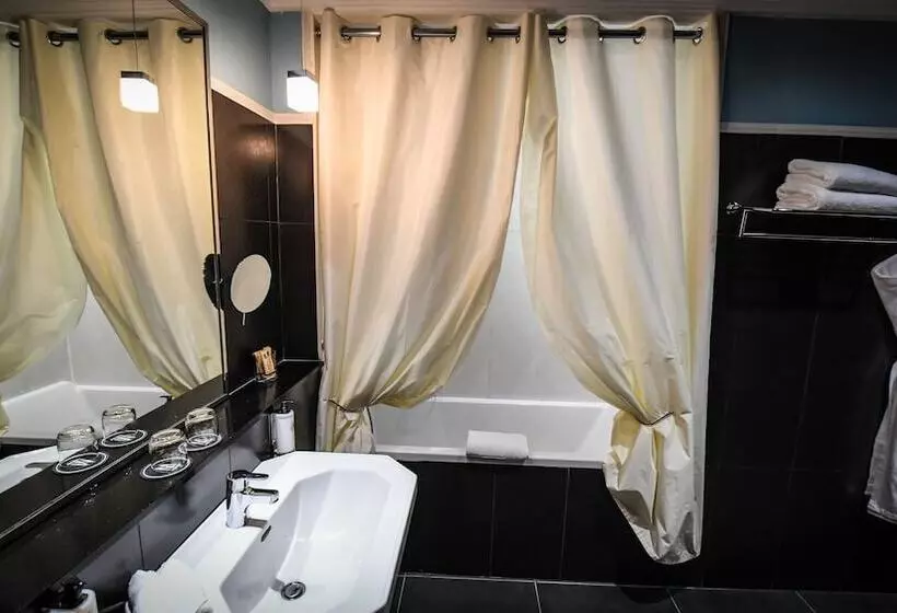 Chambre Deluxe Vue Mer avec Balcon, Le Grand Hotel De Cabourg   Mgallery Hotel Collection