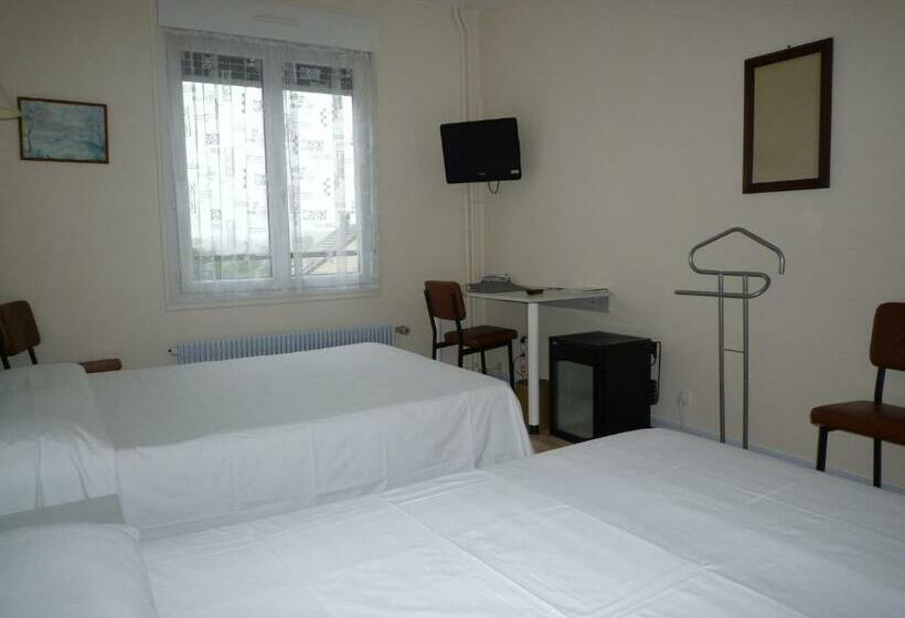 Семейный Номер, Le Relais De La Route Bleue