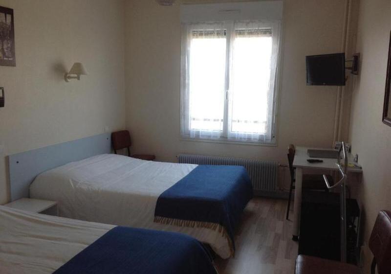 Семейный Номер, Le Relais De La Route Bleue