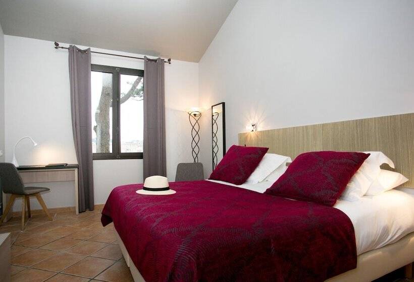 חדר קומפורט, Le Relais Des Trois Mas