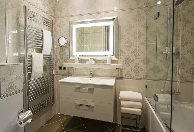 Chambre Prestige, Regina Louvre