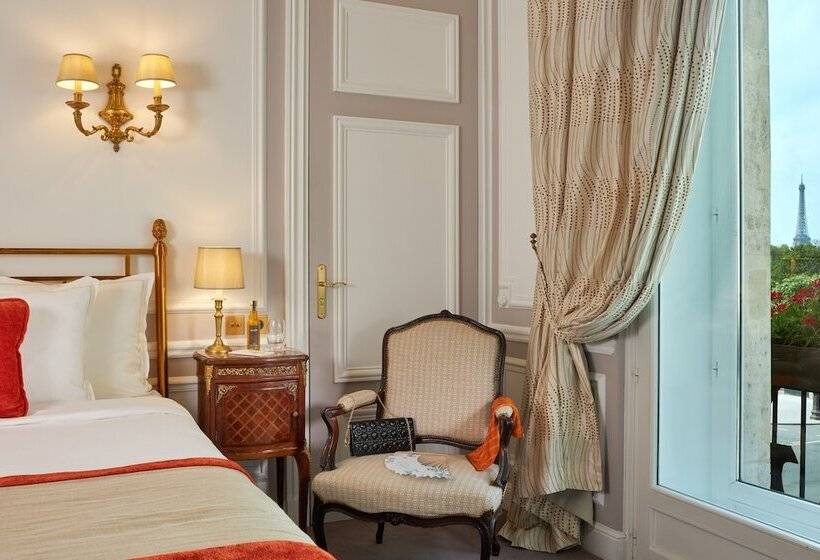 Suite, Regina Louvre