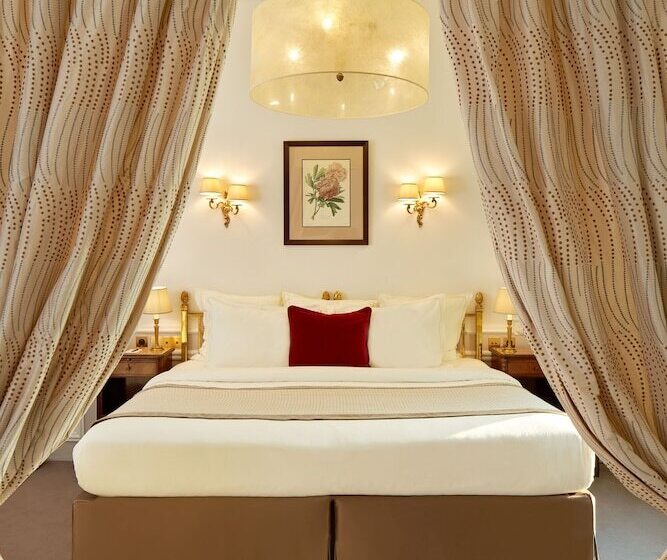 Suite, Regina Louvre