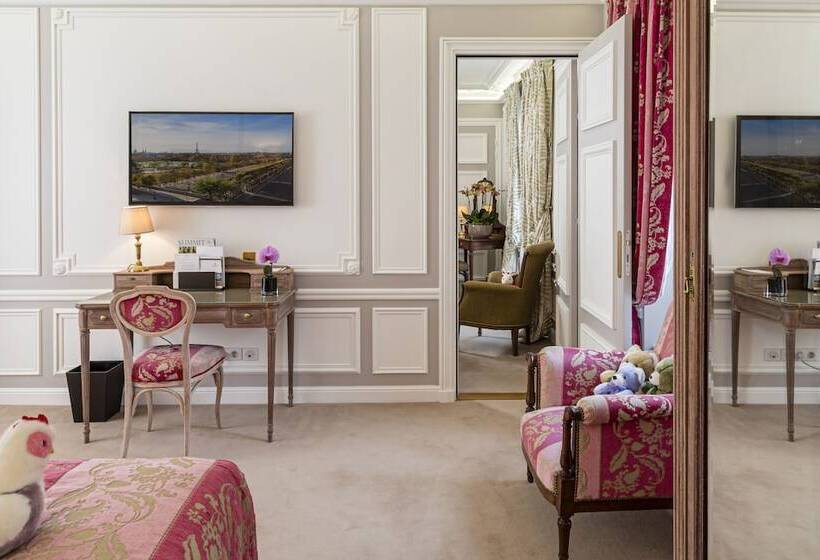Chambre Familiale, Regina Louvre