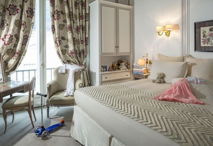 Chambre Familiale, Regina Louvre