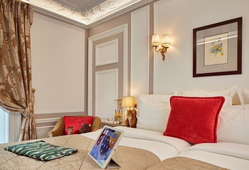 Chambre Familiale, Regina Louvre