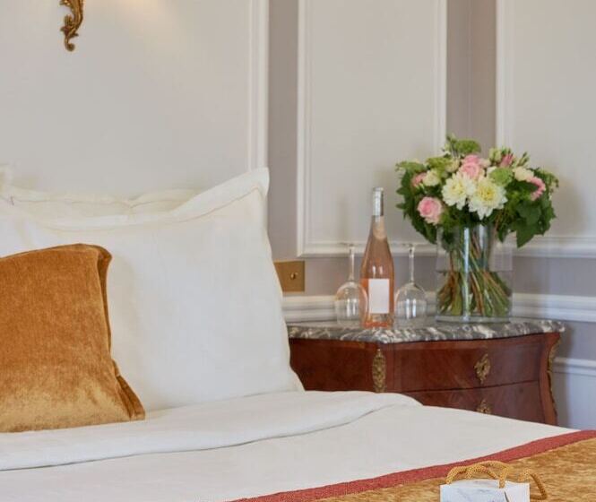 Suite Familiale, Regina Louvre