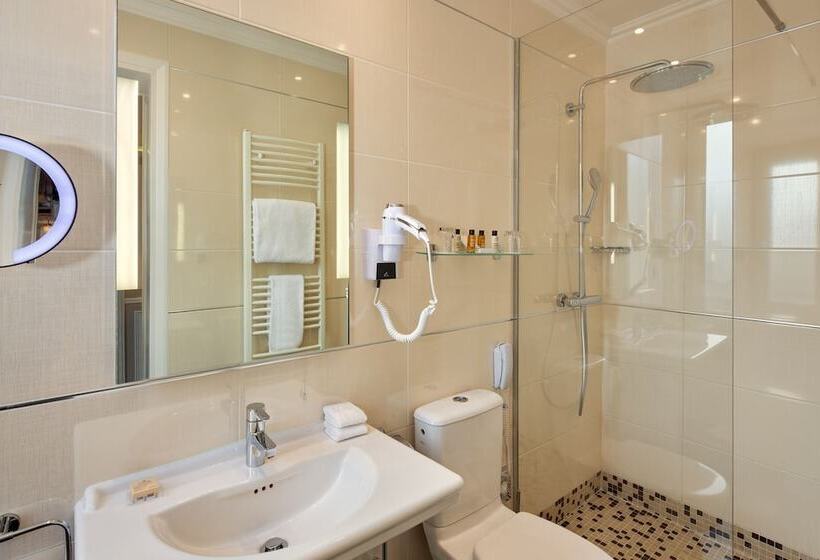 Chambre Prestige, Regina Louvre