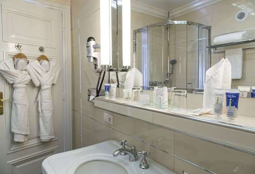 Suite Familiale, Regina Louvre