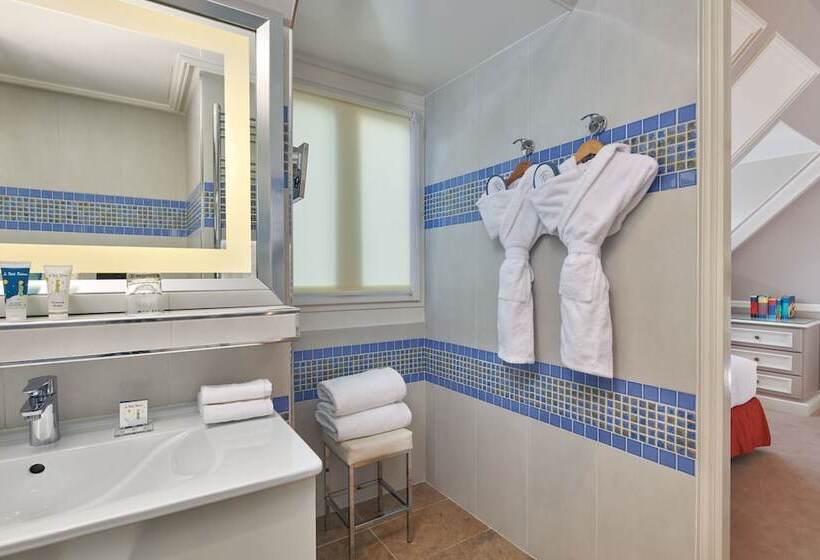 Suite Familiale, Regina Louvre