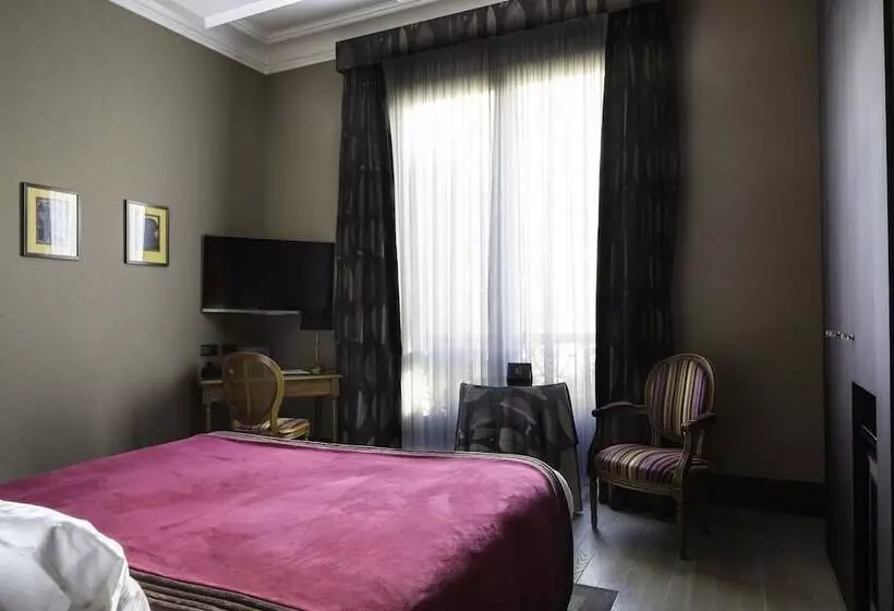 Chambre Supérieure, Regent S Garden  Astotel