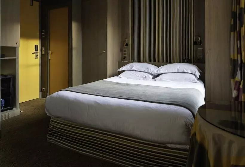 Chambre Familiale, Regent S Garden Astotel