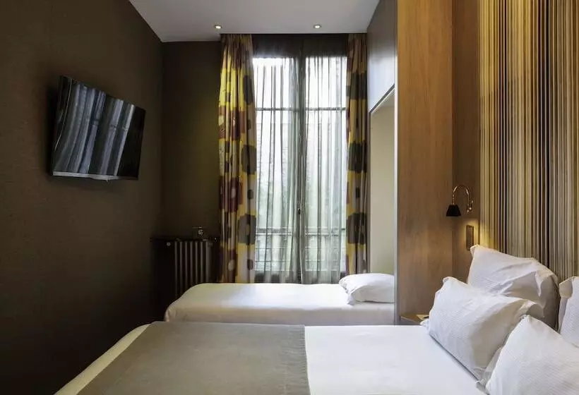 Chambre Familiale, Regent S Garden Astotel
