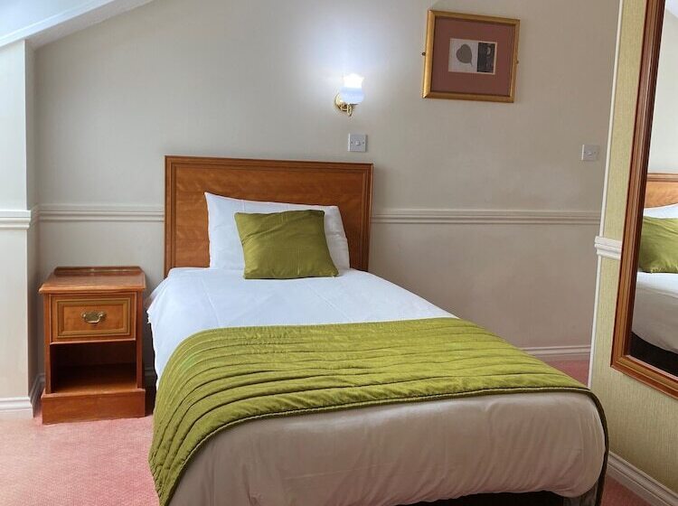 标准单人间, Alton House