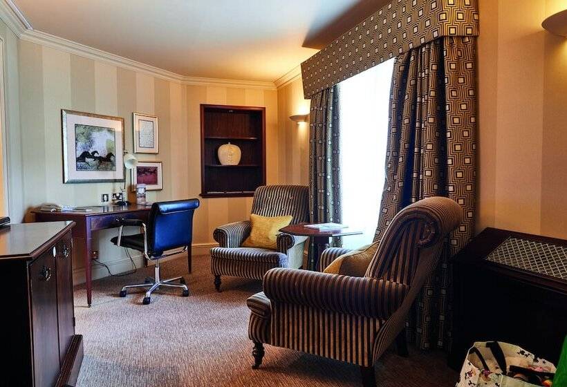 جناح جونيور, Aztec Hotel And Spa