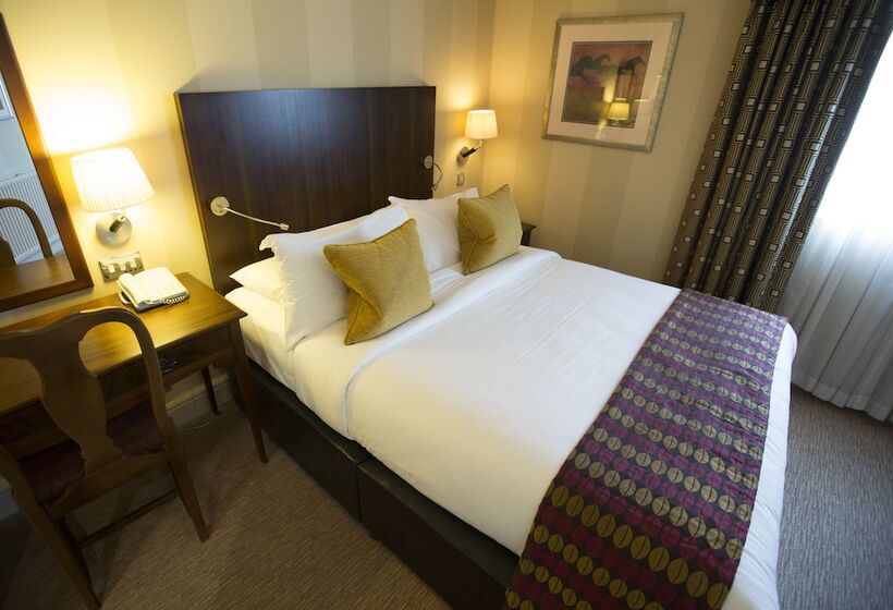 جناح جونيور, Aztec Hotel And Spa