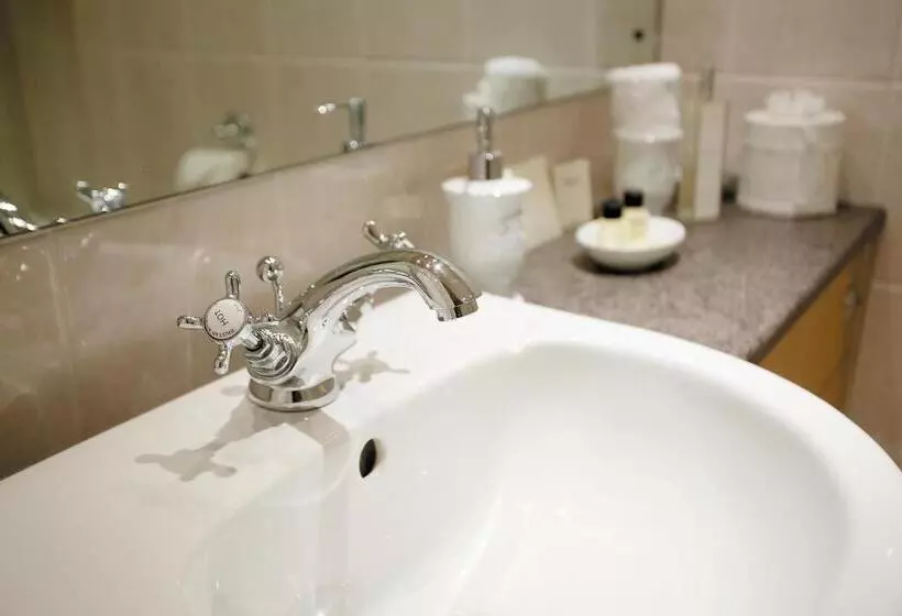 Standard Yhden Hengen Huone, Cotford