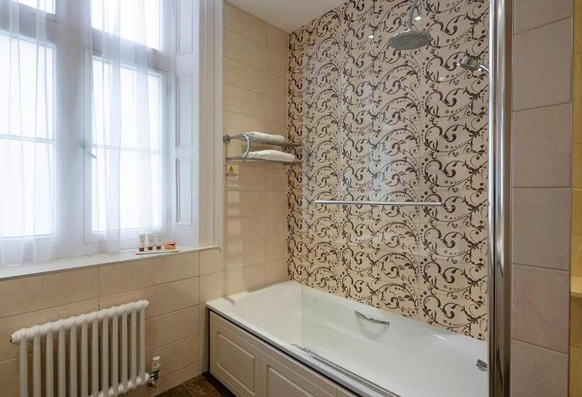 带2个双人床的标准工作室, Dukes Head