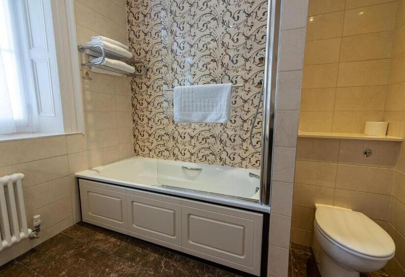 带2个双人床的标准工作室, Dukes Head