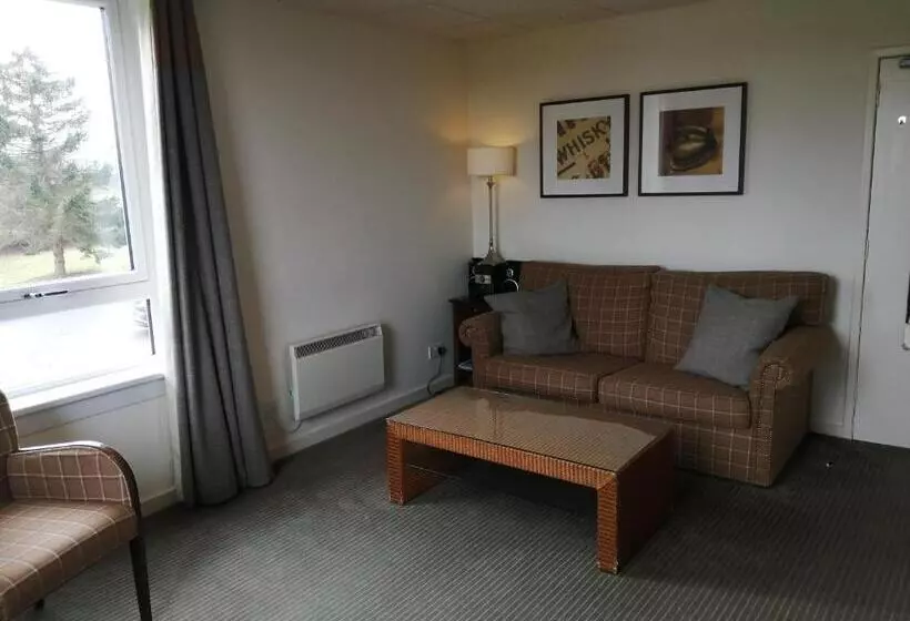 Suite Junior, Eight Acres