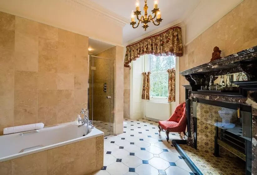 ジュニアスイート, Inverlochy Castle