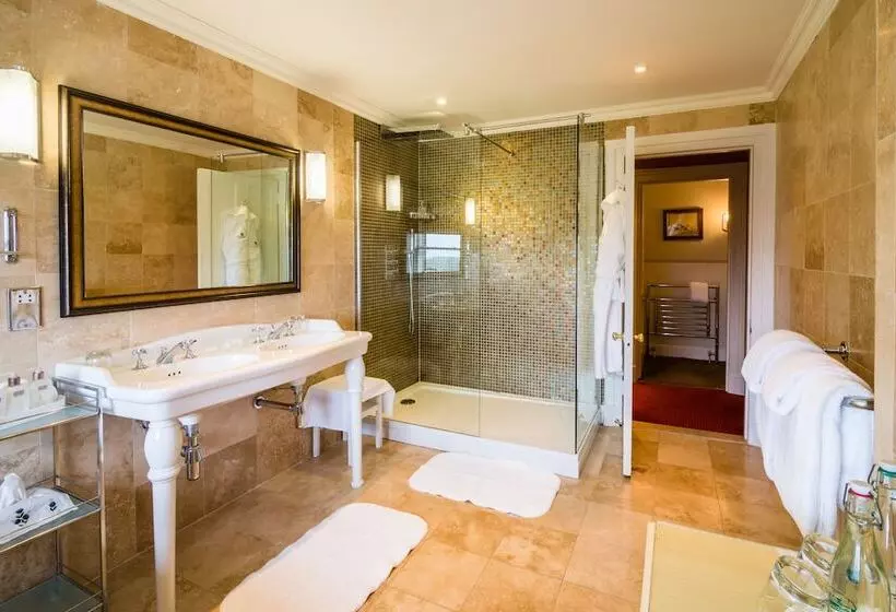 ジュニアスイート, Inverlochy Castle