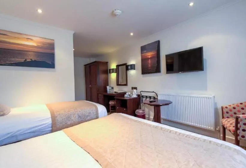 Quarto Familiar, Langstone Cliff